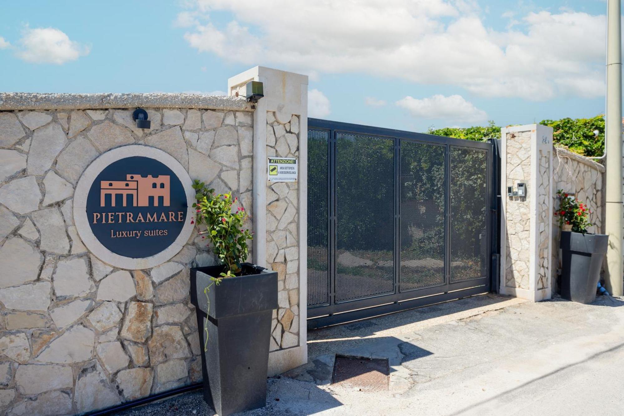 Pietramare Luxury Suites Bari Dış mekan fotoğraf